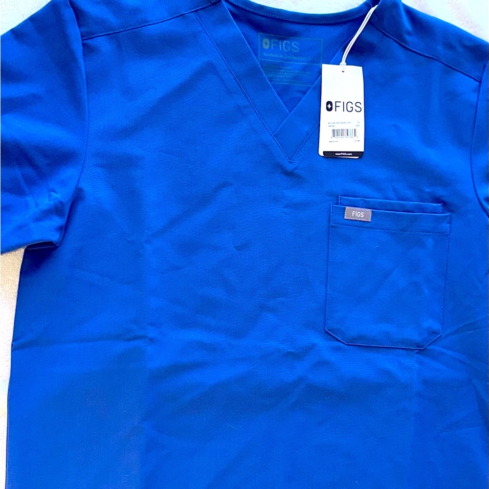 FIGS Men’s 2 pocket Scrubs Top